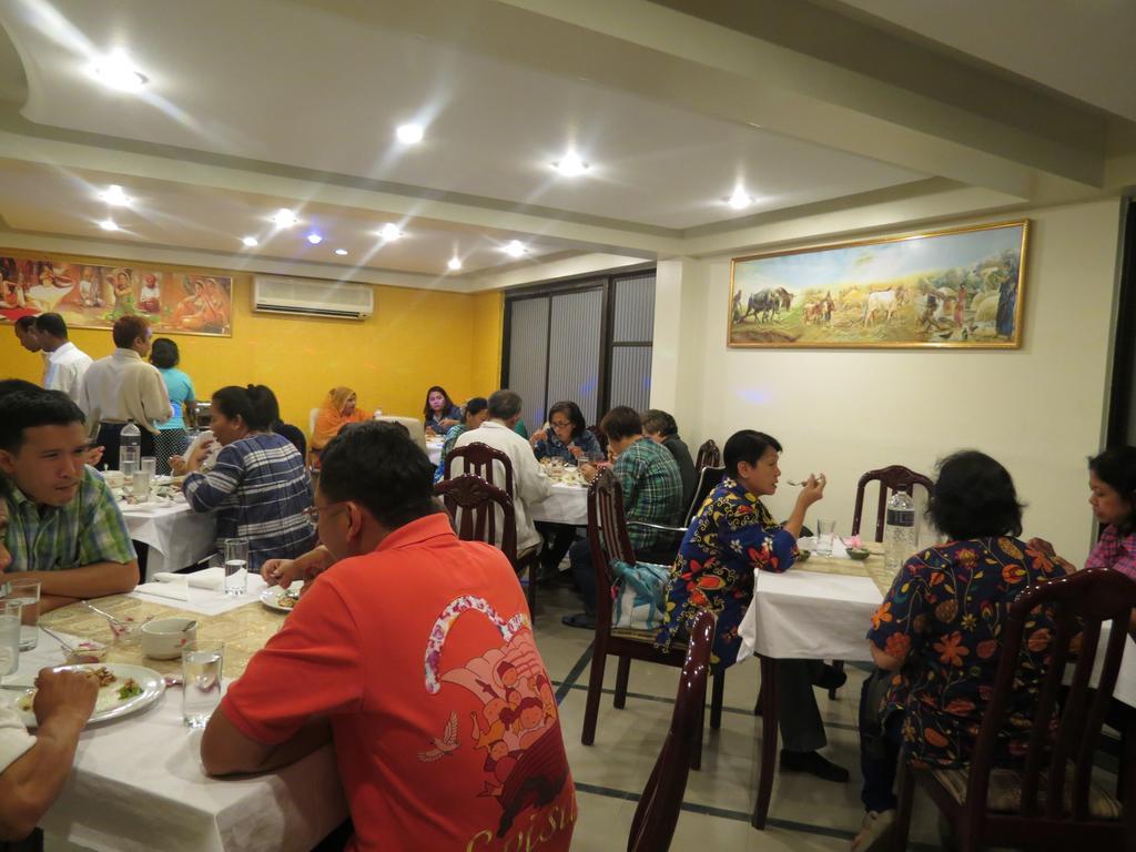 Eastern House Hotel Dhaka Bagian luar foto